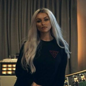 Meet your Posher, Sarai